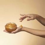 Lily Gel Glow Iluminador E Hidratante Corporal , 250 G - Imagen 4