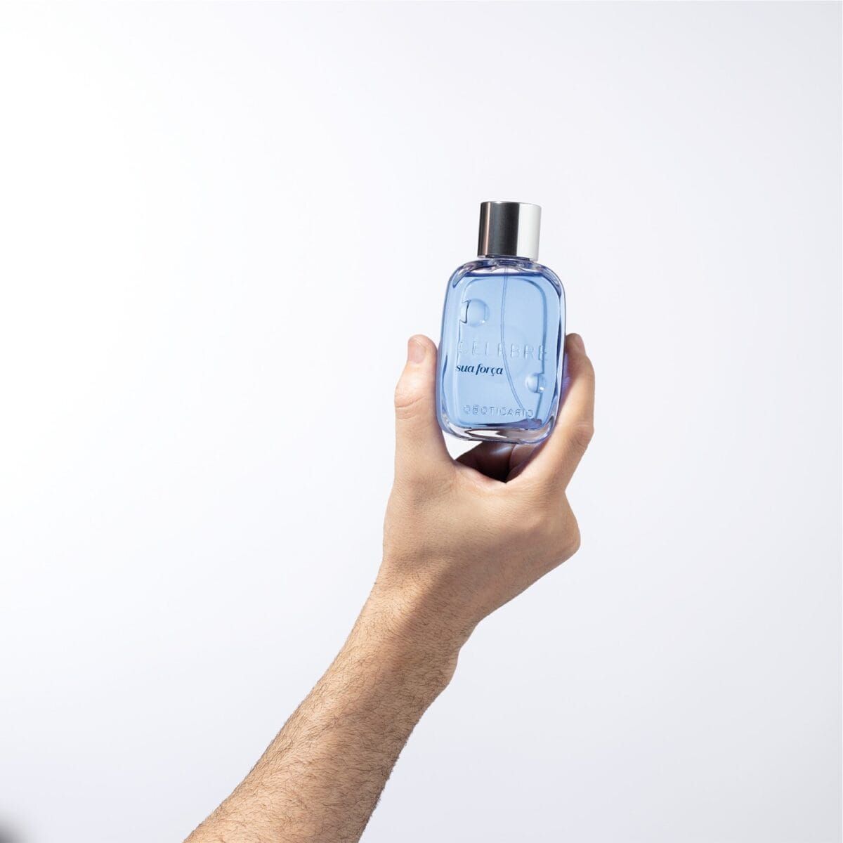 Celebre su fuerza masculina
EDT 100ml - Imagen 4